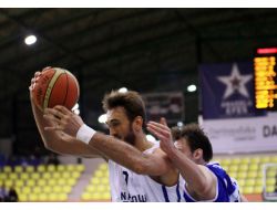 Anadolu Efes: 74 - Türk Telekom: 69