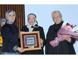 Ümran Menderes'e 'Yılın En Vefakar Eşi' Ödülü