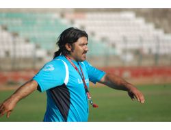 Esfane 47 Yaşında Futbola Geri Döndü