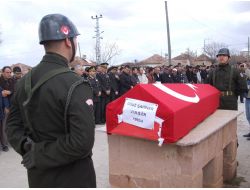 Birliğinde Canına Kıydığı İddia Edilen Asker, Memleketinde Toprağa Verildi