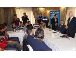 Vali Mutlu Üniversite Öğrencileriyle Kahvaltıda Buluştu