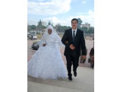 Türk Okulu Öğretmeni, Sudanlı Meslektaşı İle Evlendi