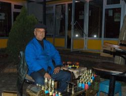 55 Yılda 150 Bin Çift Ayakkabı Boyadı