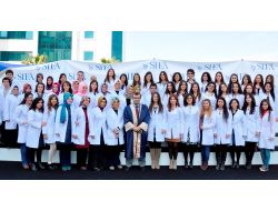 Şifa Üniversitesi'nin Bütün Öğrencileri Törenle Beyaz Önlük Giydi