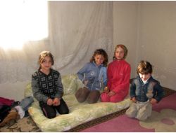 Kardeşlerine Annelik Yapan 9 Yaşındaki Suriyeli Efnan