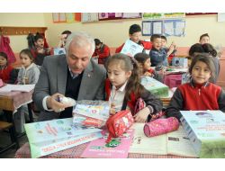 Çubuk’da 2 Bin Öğrenciye Temizlik Seti Dağıtıldı