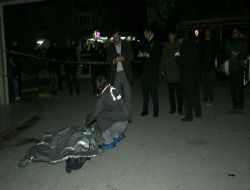 Karısını 30 Yerinden Bıçakladıktan Sonra İntihar Etti