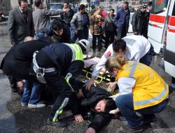 Edirne’de Motosiklet Kazası: 1'i Ağır 2 Kişi Yaralı