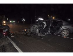 Bolu'da İki Araç Kafa Kafaya Çarpıştı: 1'i Ağır 6 Yaralı