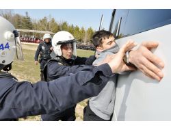 Polis Adaylarına Gerçeğini Aratmayan Tatbikat
