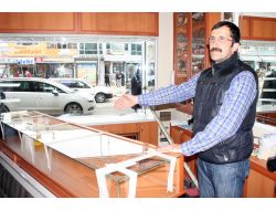 Emniyet Yakınındaki Kuyumcuyu Soydular