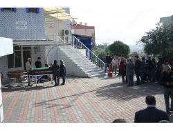 Kaynanası Tarafından Öldürüldüğü İddia Edilen Gelin Defnedildi