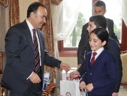 Aksekili Öğrenciler Bingöl Ve Hakkari'ye Kitap Gönderecek