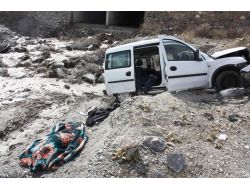 Afyonkarahisar'da Trafik Kazası: 2 Ölü, 1'i Ağır 2 Yaralı