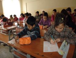 İskenderun'da Seviye Tespit Sınavına 5 Bin Öğreci Katıldı