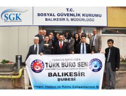 Türk Büro Sen Balıkesir Şubesi Üyeleri Kadın Memura Saldırıyı Kınadı