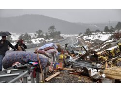Bolu'da Hortum Yayla Evlerini Yuttu