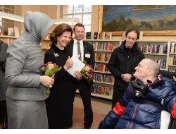 Hayrünnisa Gül, Halk Kütüphanesini Ziyaret Etti