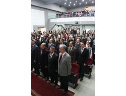 Vali Tepe: Akif, Eserlerinde Birlik Ve Beraberlik Vurgusu Yapıyor