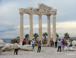 Roma Döneminin En İhtişamlı Eserlerine Sahip Side, 2010'da Arkeoloji Turizmiyle Öne Çıkacak