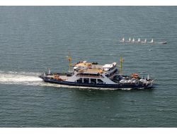 İzmir'de Feribot Ücretleri Düştü, Taşınan Araba Sayısı Arttı!