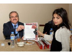 Öğrenciler Belediyeye Güllü Dilekçe Verdi