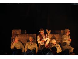 'Bir Hilal Uğruna Batan Güneşler' İsimli Tiyatro Düzcelilerle Buluştu