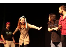 Nümder'den Öğrencilere Sınav Öncesi Tiyatro Gösterisi