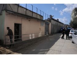 Başka Cezaevine Gitmek İstemeyen Mahkumlardan İlginç Kilitli Eylem