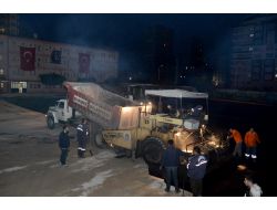 Büyükşehir Turgut Özel Lisesi'nin Bahçesini Asfaltladı