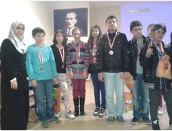 Özel Reyhan 'Akıl Oyunları'nda 8 Madalya Aldı