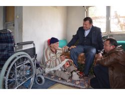 İki Ayağı Da Kesilen Yaşlı Adam Tekerlekli Sandalye İle Sevindi