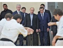 Putin Ve Ünlü Dövüş Aktörü Steven Seagel, Moskova’da Spor Tesisi Açtı