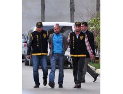 Aç Hırsız Girdiği Evde Pasta Yedi, Altınları Aldı Kaçtı