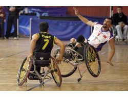 Tekerlekli Sandalyeli Sporcular Nefes Kesti