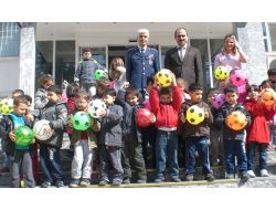 Ahi Koleji Ana Sınıfı Öğrencileri Doktorların Bayramını Kutladı