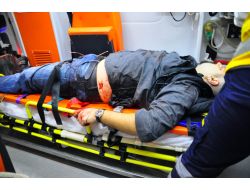 Manisa'da, Baba Ve Oğlu Sokak Ortasında Bıçaklandı