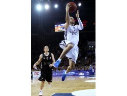 Brose Baskets'i 89-86 Mağlup Eden Anadolu Efes 9. Galibiyetine Ulaştı