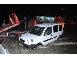 Lodos Karşıyaka’da Su Baskınına Neden Oldu