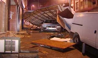 İSTANBUL'DA FIRTINA