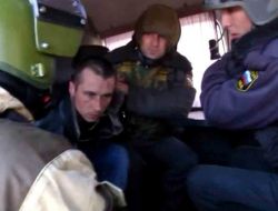 Aşk Yüzünden Öğrencileri Rehin Almış