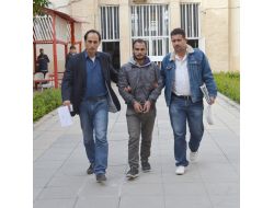 Polisler, Halı Saha Maçından Dönerken Hırsız Yakalattı