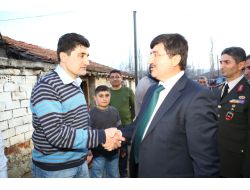 Vali Öz, Pkk'nın Serbest Bıraktığı Uzman Çavuş Koç'u Ziyaret Etti