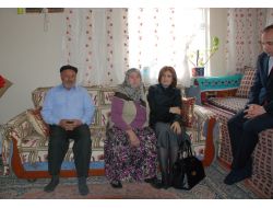 Vali Taşkesen'in Eşi Şehit Ailesini Ziyaret Etti