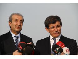 Davutoğlu, Tarihi Burçta Çocuklarla Top Oynadı