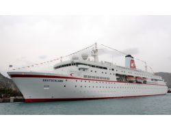 Antalya’ya Sezonun İlk Kruvaziyer Gemisi Geldi