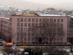 Ankara’da Şiddetli Rüzgar, Evlerin Çatılarını Uçurdu