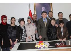 Iraklı Öğrenciler Cizre Kaymakamı Şenol Koca’yı Ziyaret Etti