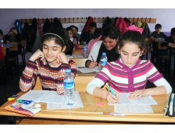 Kitap Okuma Yarışmasına Üçüzler Damga Vurdu