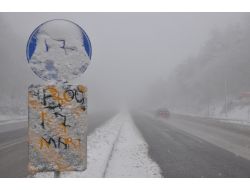 Kar Yağışı, Bolu Dağı'nda Ulaşımı Olumsuz Etkiliyor